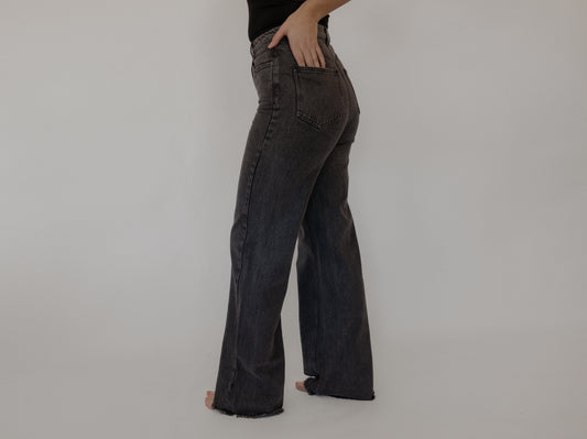The Oak Denim in Washed Black